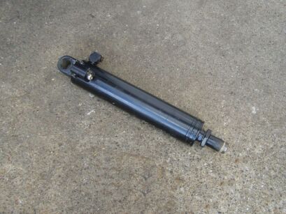 Siłownik fi 85 podnoszący 70x40