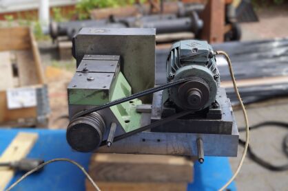 Wrzeciennik główny tarczy szlifierskiej do wałków  HTG 410